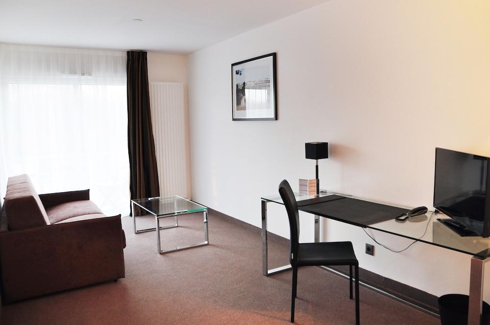 Westotel Life Nantes Каркфу Экстерьер фото