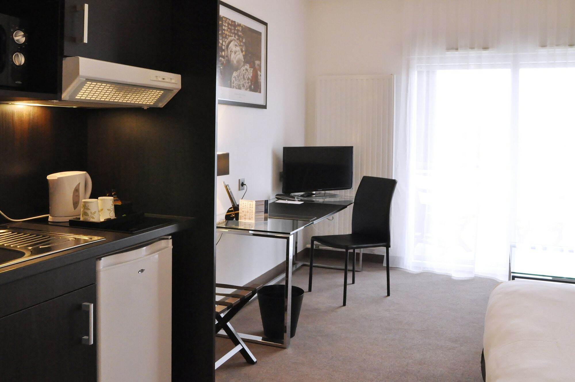 Westotel Life Nantes Каркфу Экстерьер фото